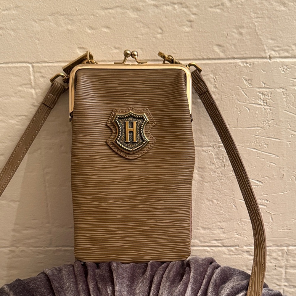 J.W. Hulme RFID kiss lock wallet crossbody